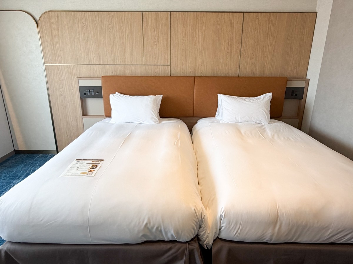 Okinawa Harborview Hotel Standard Twin Room Bed