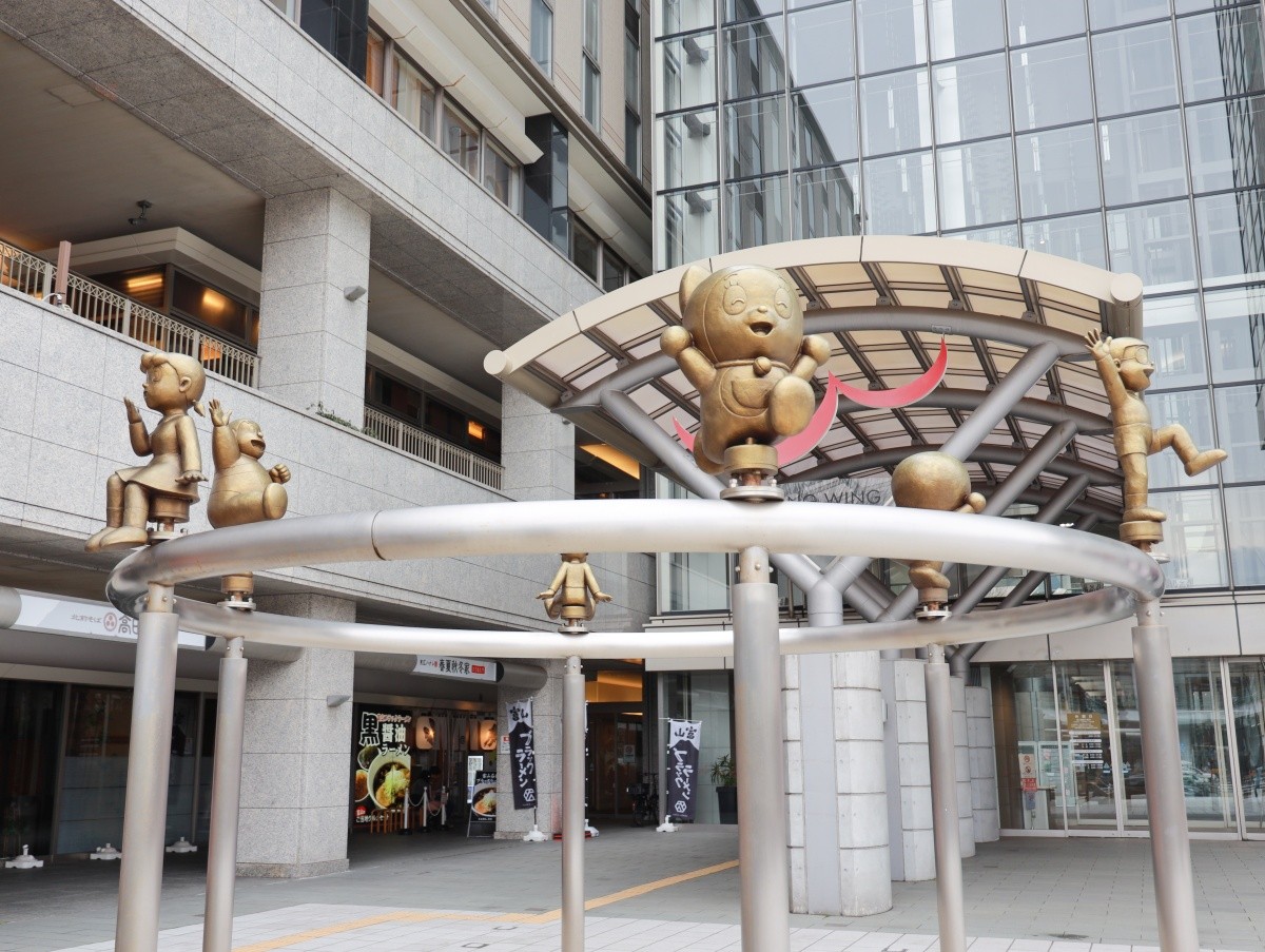 車站二樓通道的照片