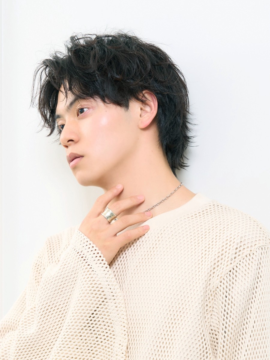 Loose Silhouette × Center Part