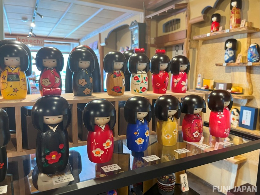 Usaburo Kokeshi Toko di Sekidan