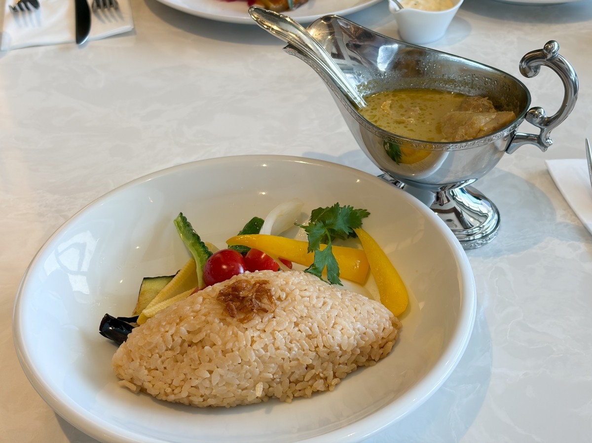 Okinawa Harborview Hotel Lounge & Bar Green Curry