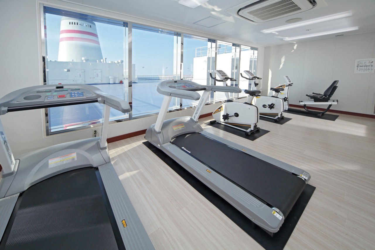 Phòng gym trên phà Shin Nihonkai