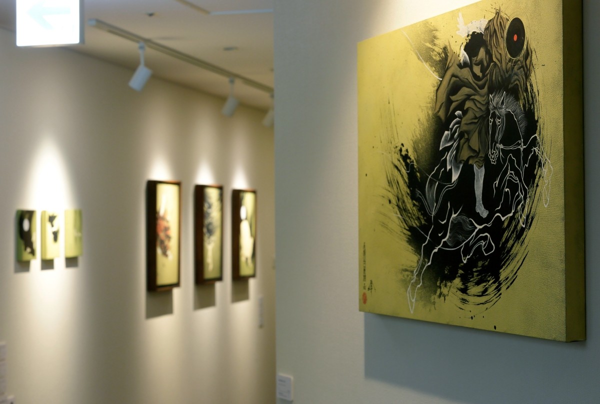 Tham quan các tác phẩm nghệ thuật trong khách sạn