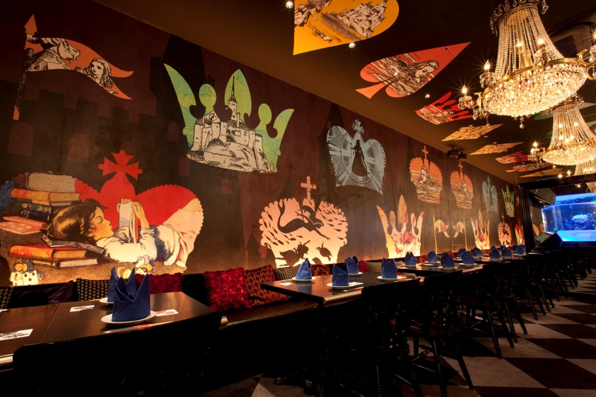 ภาพถ่ายโดย Alice in an Old Castle