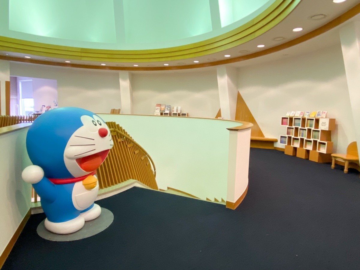 高岡市美術館圖書館空間