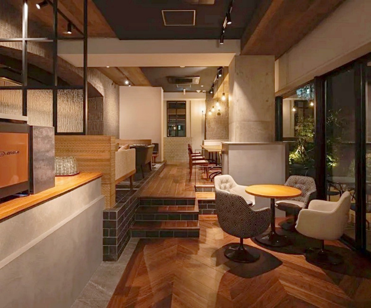BEYOND SWEETS Shop Interior