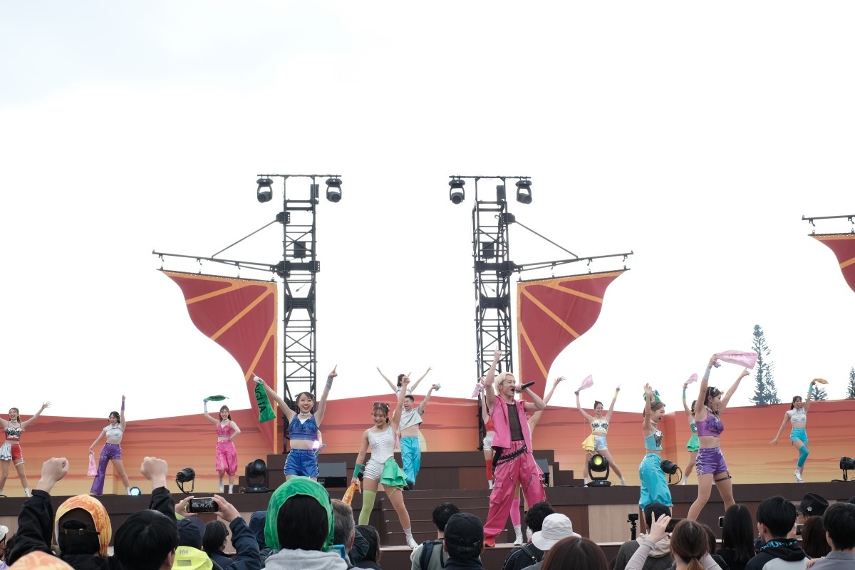 Suasana JUNGLIA SPLASH FES dengan busa