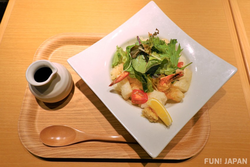 Udon bukkake Udang dan Mochi Goreng