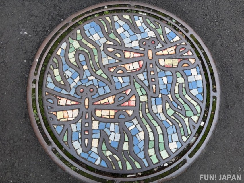 [Khu phố mua sắm Kawaguchi Ginza] Nắp cống nghệ thuật mosaic