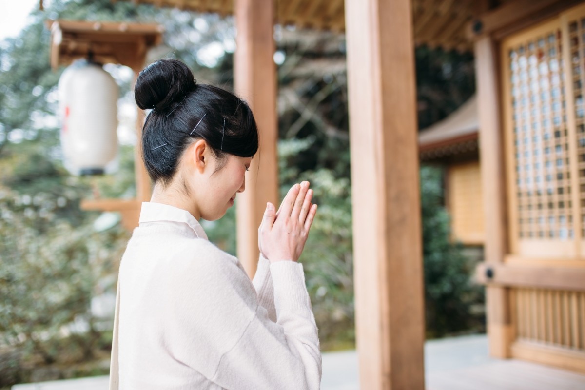 The Basic 'Two Bows, Two Claps, One Bow'