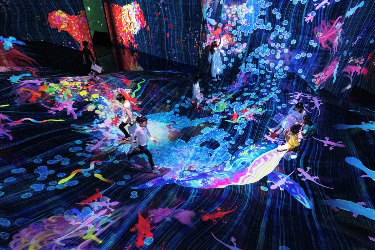 teamLab《鼓動山谷中的塗鴉自然 ── 共生的生命，年復一年， 紅色名錄》©teamLab