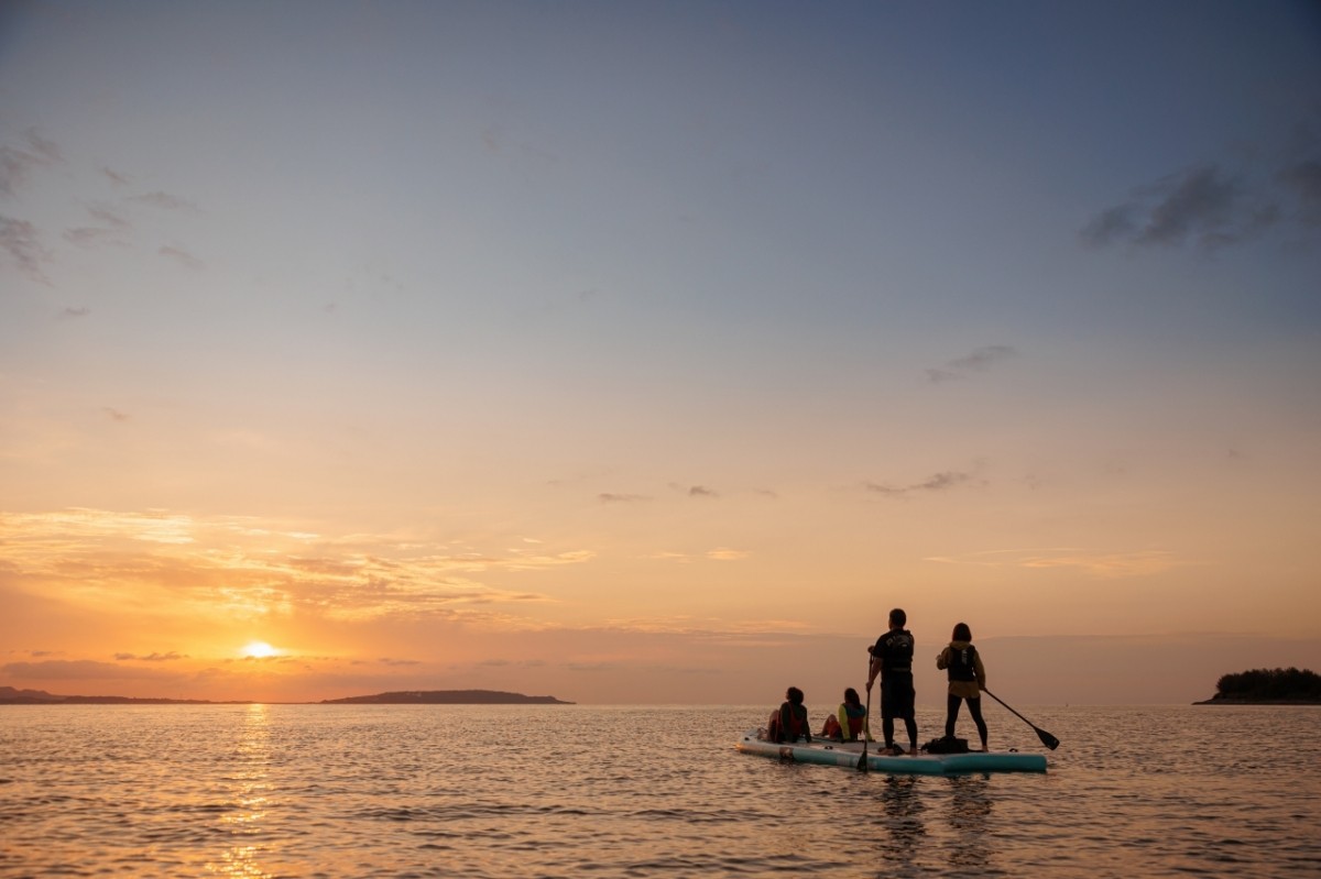 The Ritz-Carlton Okinawa Sunset Floating SUP Activity