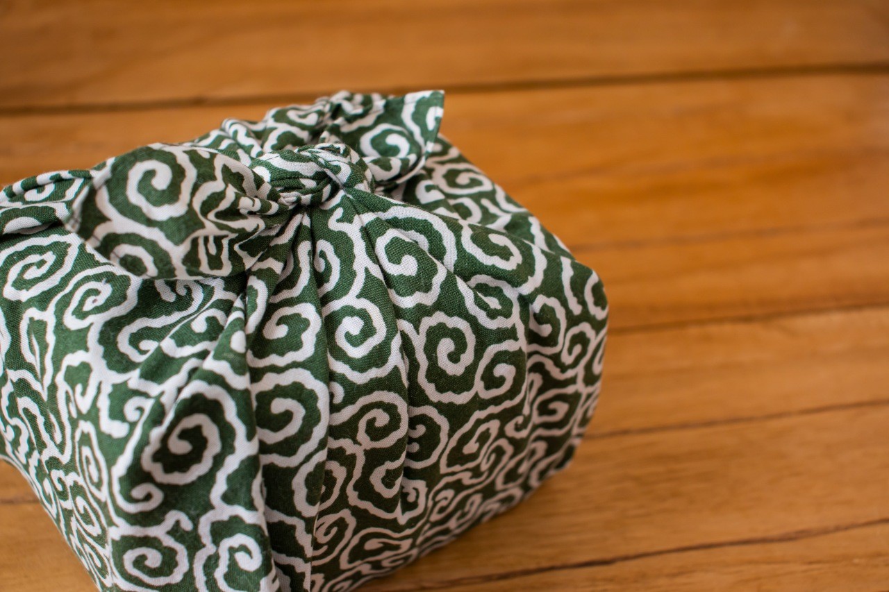 Furoshiki họa tiết karakusa