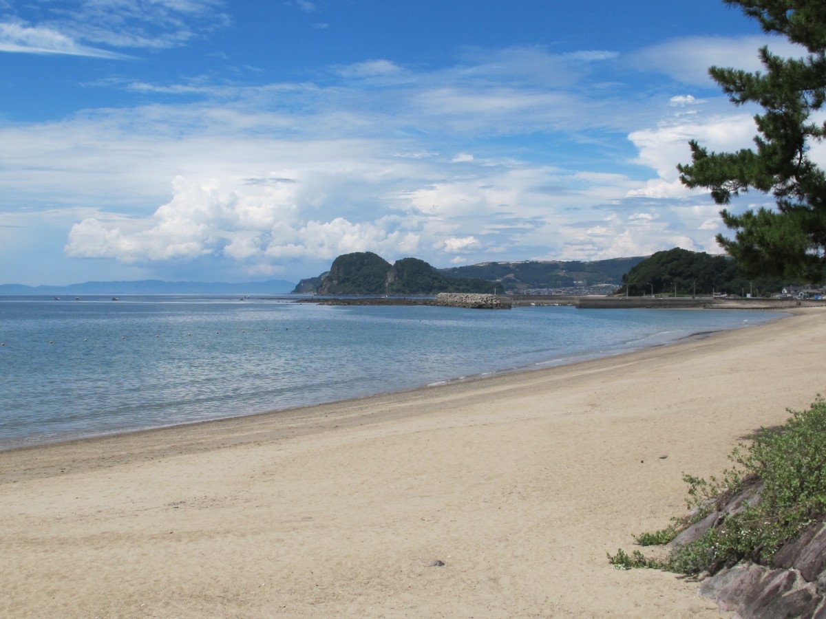 佐世保白濱海水浴場的海灘與藍天