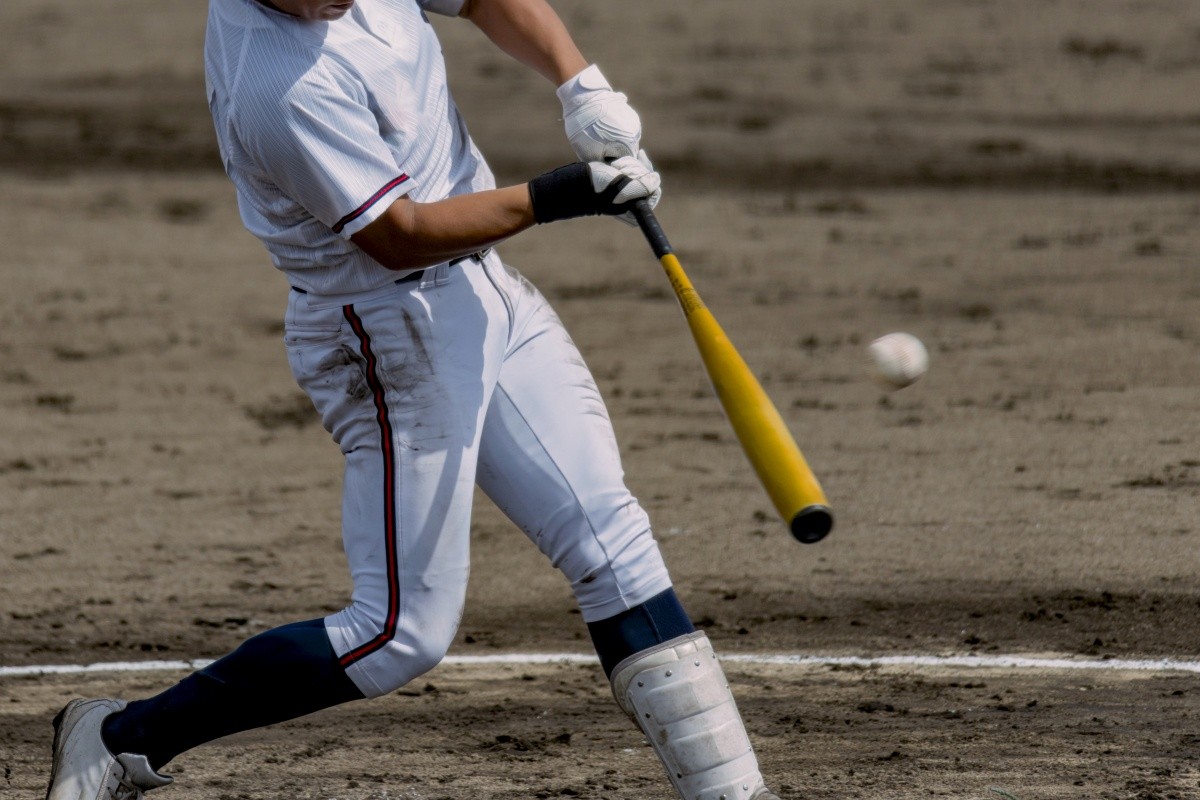 提到日本的8月 風物詩 傳統儀式活動 美食 活動 國定假日 高校棒球 甲子園