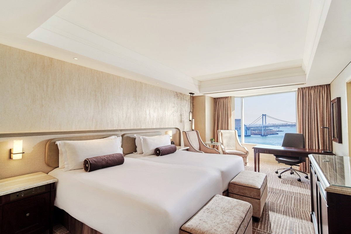 2 Single Premium Bay View Club Lounge Access