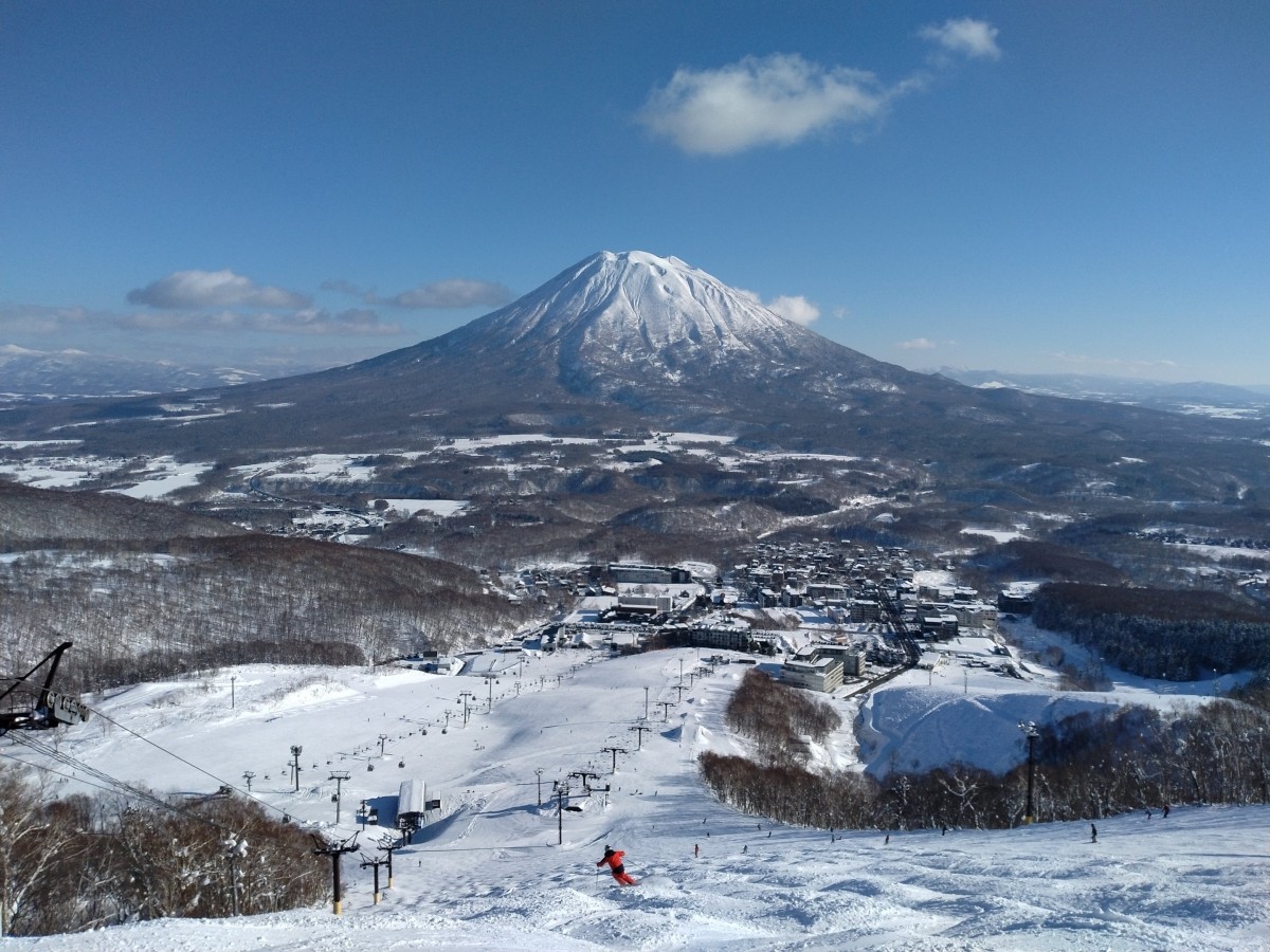日本 スキー ベストシーズン 持ち物 おすすめ スキー場 北海道