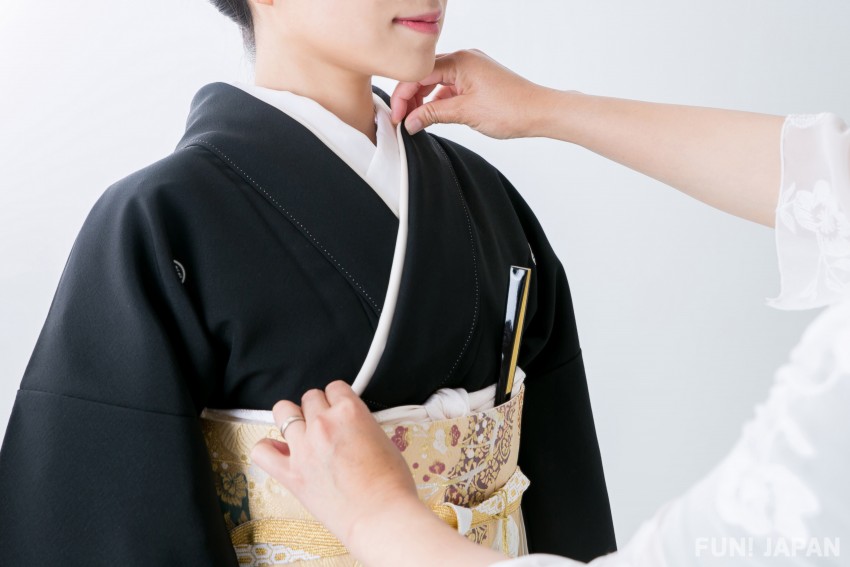 Black Kimono Worn at the Wedding Ceremony