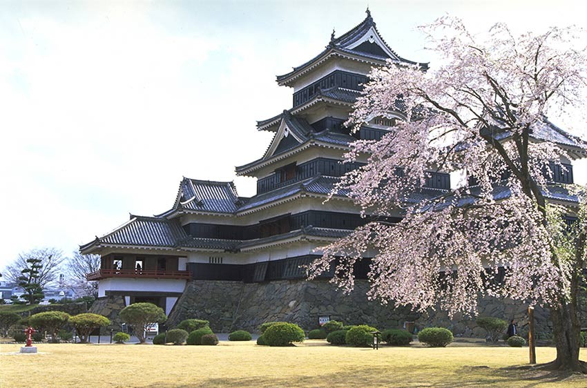 去松本必遊松本城 日本最古老五重天守閣