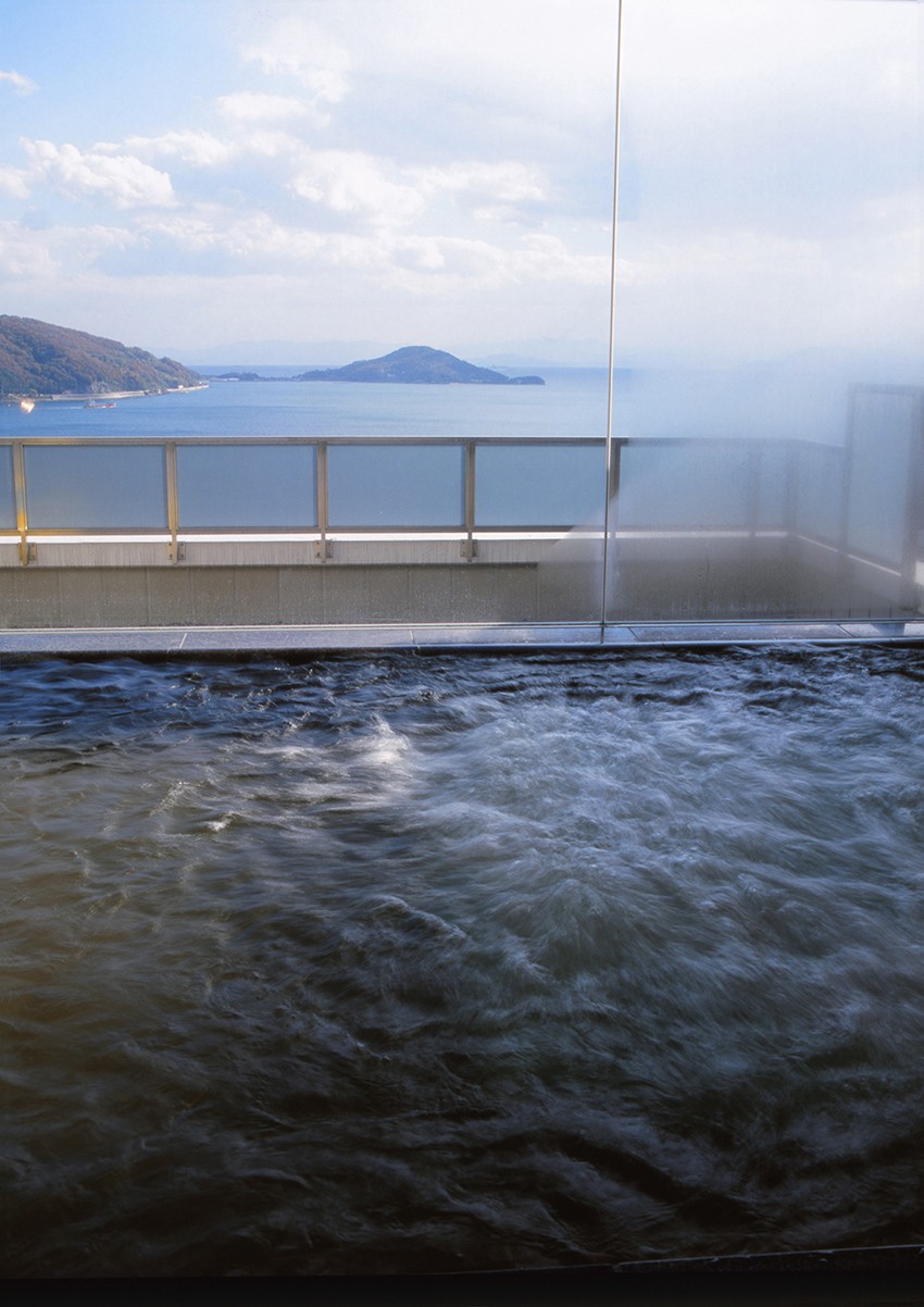 โชโดะชิมะออนเซ็น แหล่งน้ำพุร้อนที่คุณสามารถเพลิดเพลินกับทั้งน้ำพุร้อนและทะเลได้พร้อมกัน
