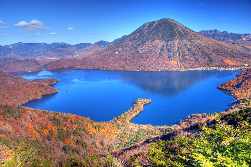 中禪寺湖：海拔1,269公尺、日本最高的湖泊之一