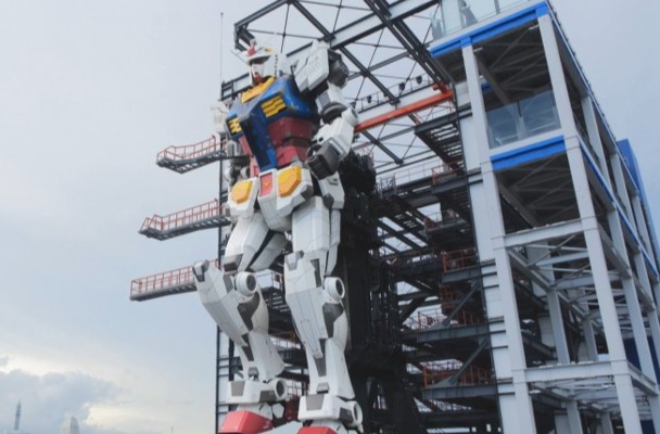 GUNDAMN FACTORY YOKOHAMA - An Enormous 18m Tall Moving Gundam Robot!