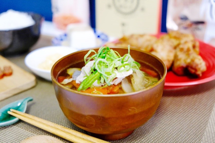 【YAMAYA日式高湯包】料多味美少油料理 蔬菜多多豚汁