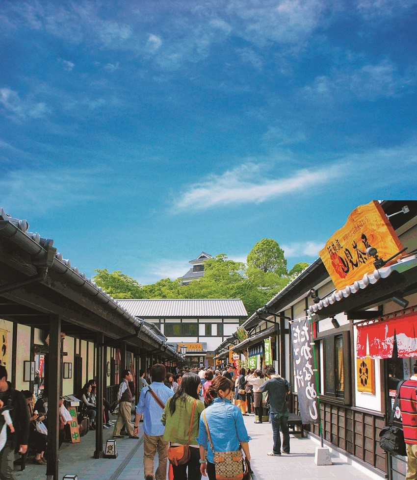 可以就近眺望熊本城的「櫻之馬場 城彩苑」