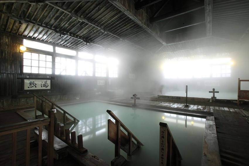 Sukayu Onsen: A Thousand Bathers
