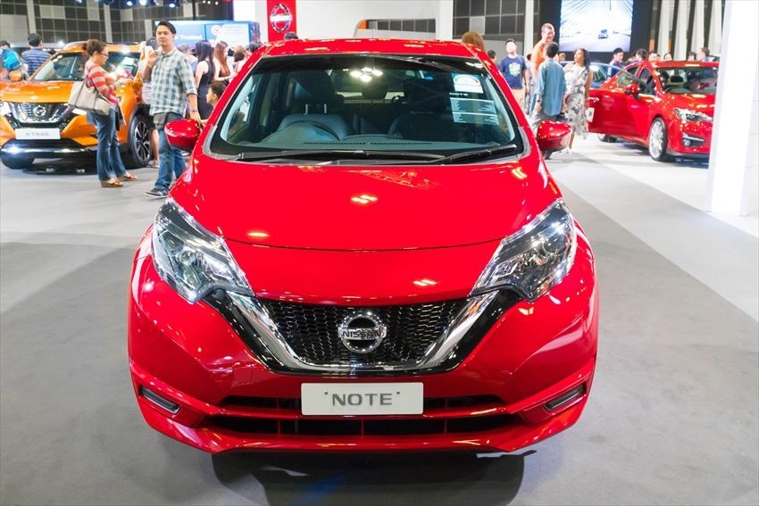 First in the world! Hybrid car that is almost like an electric car! Nissan NOTE