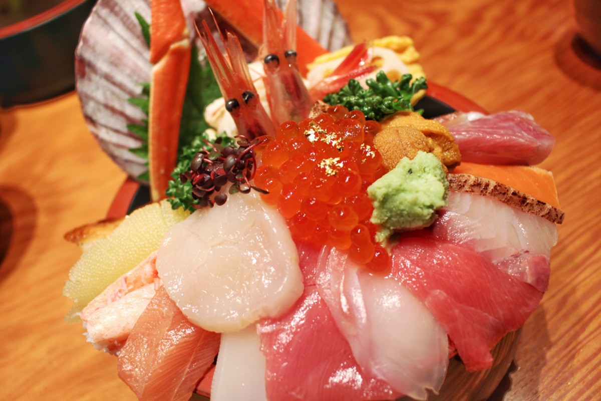 松葉蟹和壽司等金澤海鮮美食