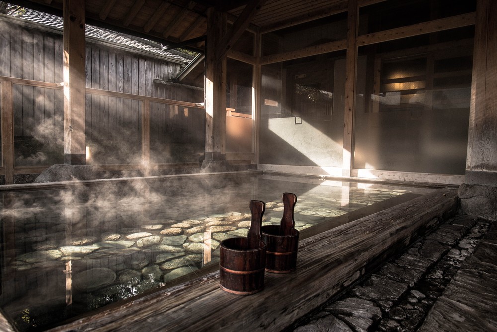 「北海道登別溫泉飯店 MAHOROBA」 31種浴池隨您泡
