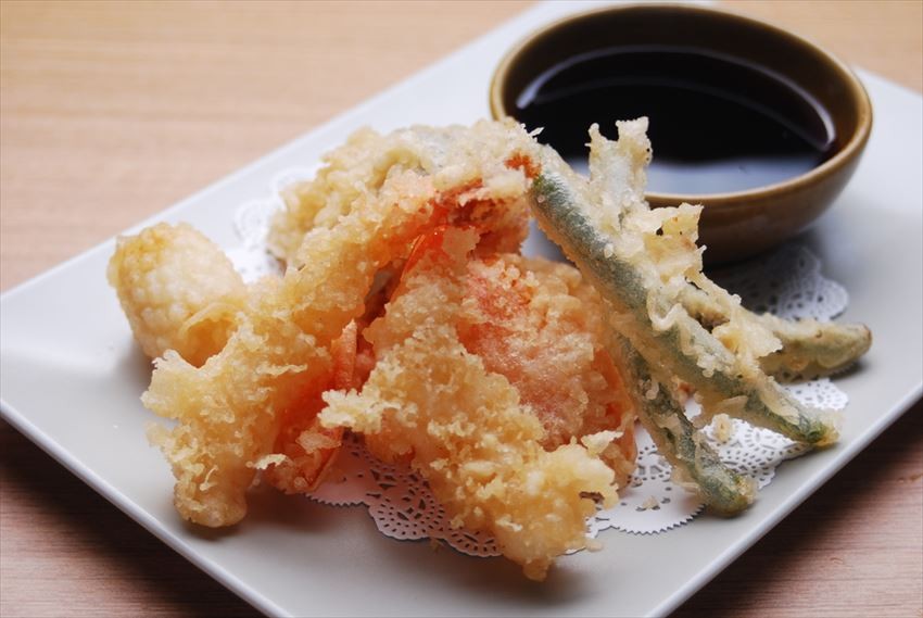 This Japanese food is common to eat with Tentsuyu or salt