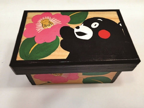 用日本冷杉、扁柏、柳杉等製作的人吉傳統工藝品・花手箱 1,650日圓