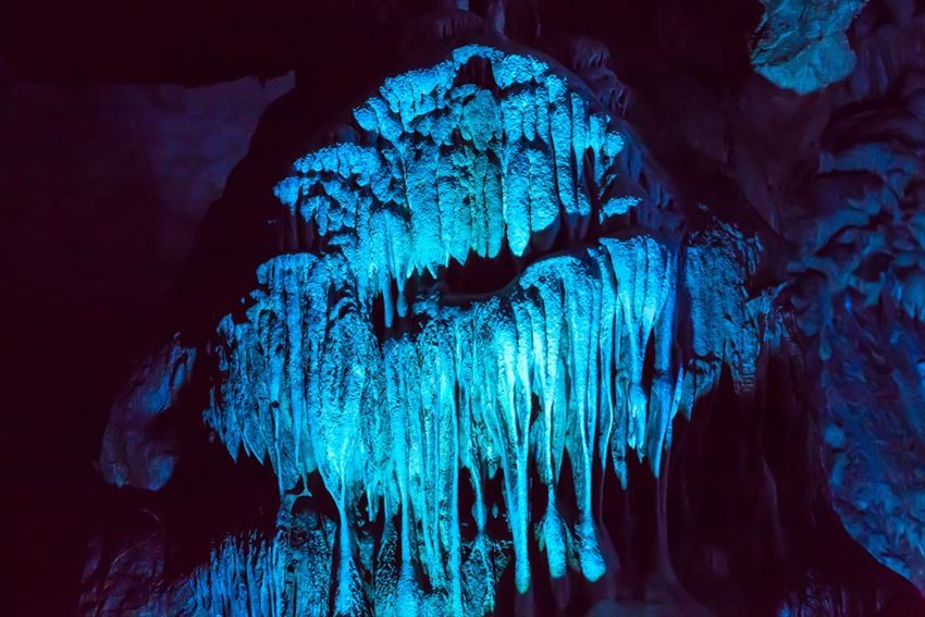 造訪岩手三陸地區・龍泉洞 體會地底湖與鐘乳洞的神秘奧妙