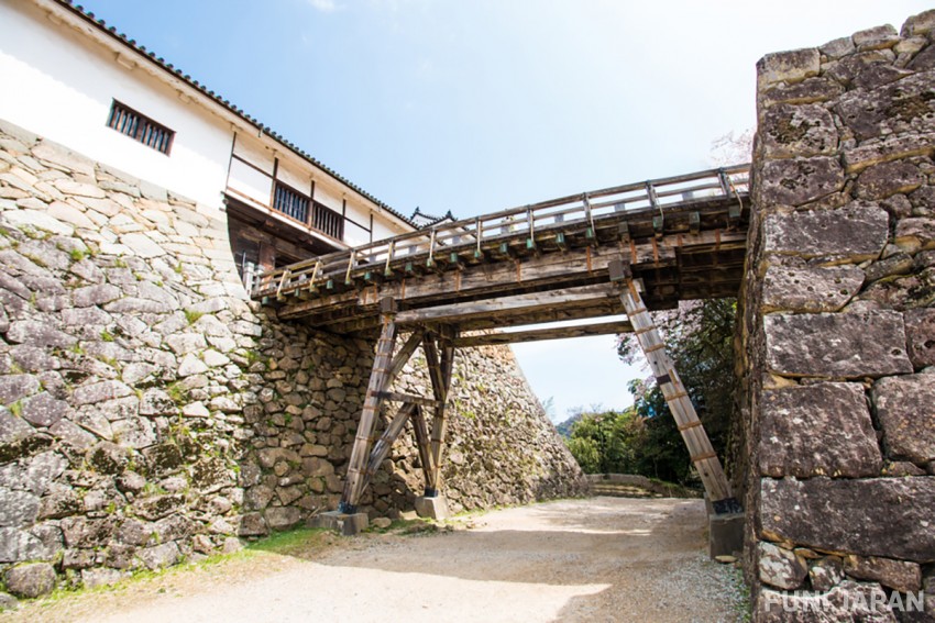 The Immersive National Treasure: Hikone Castle