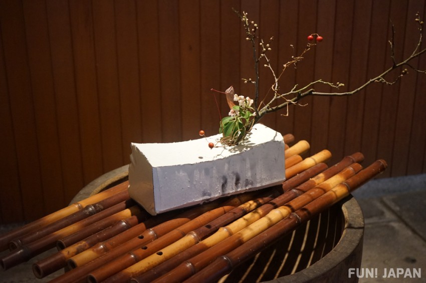 The Art of Ikebana - Japanese Flower Arrangement