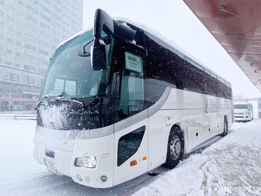 Xe buýt đưa đón