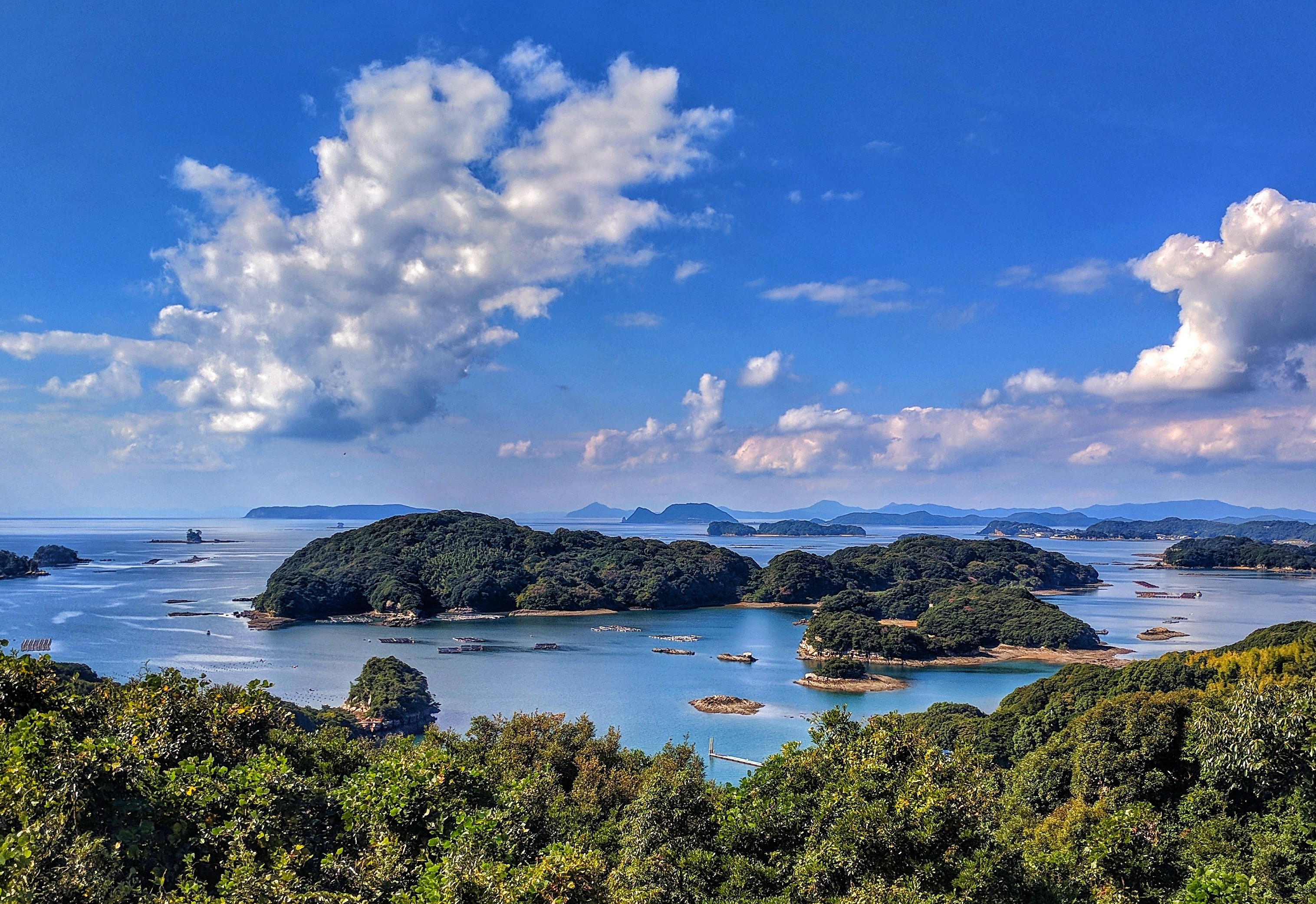 展望台、遊覧船、美味しい牡蠣⁉ 長崎県九十九島の見どころ