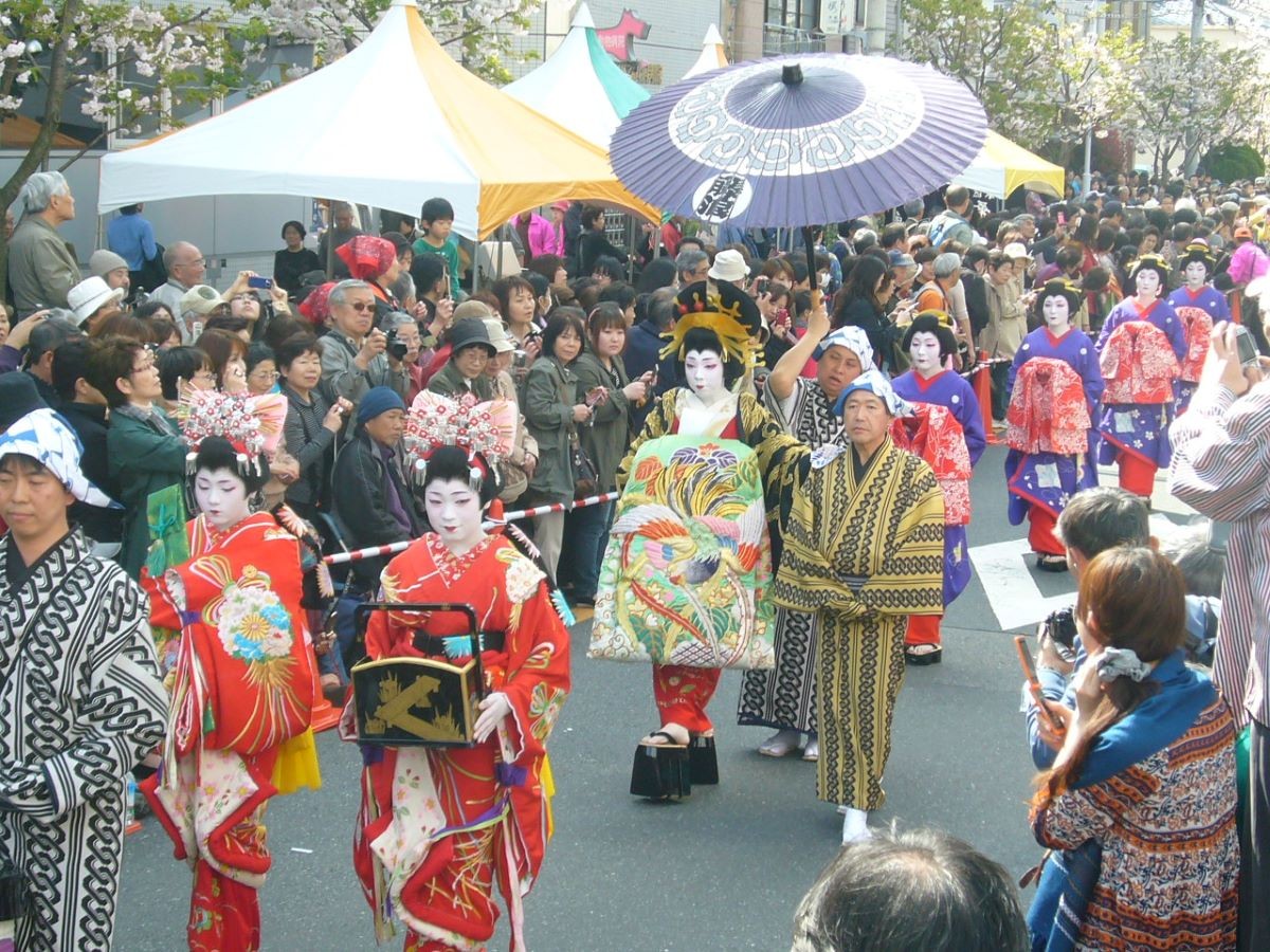 Festival Ichiyo Sakura di Asakusa Kannon Ura