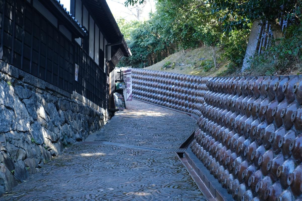 DENDEN坂的石板坡道