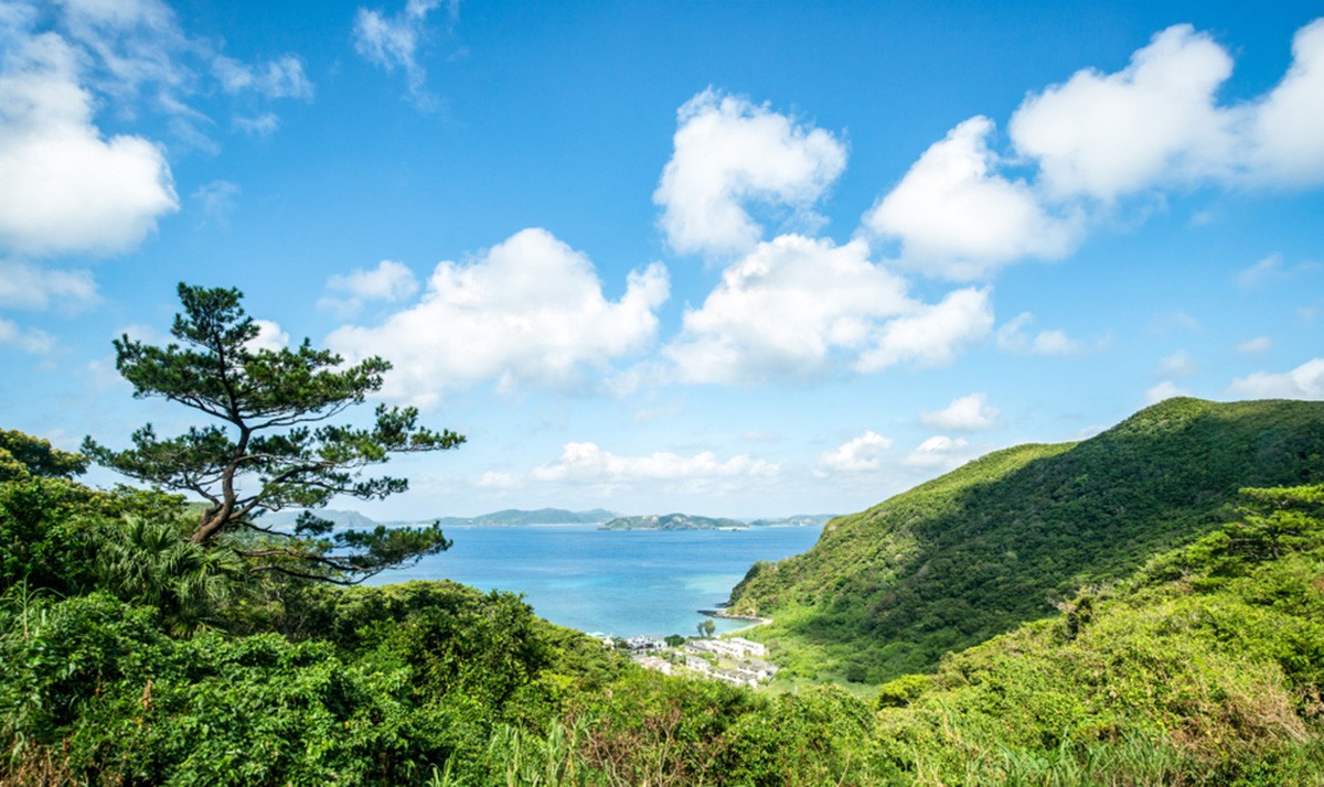 慶良間群島 擁有 慶良間藍 美麗海水的群島