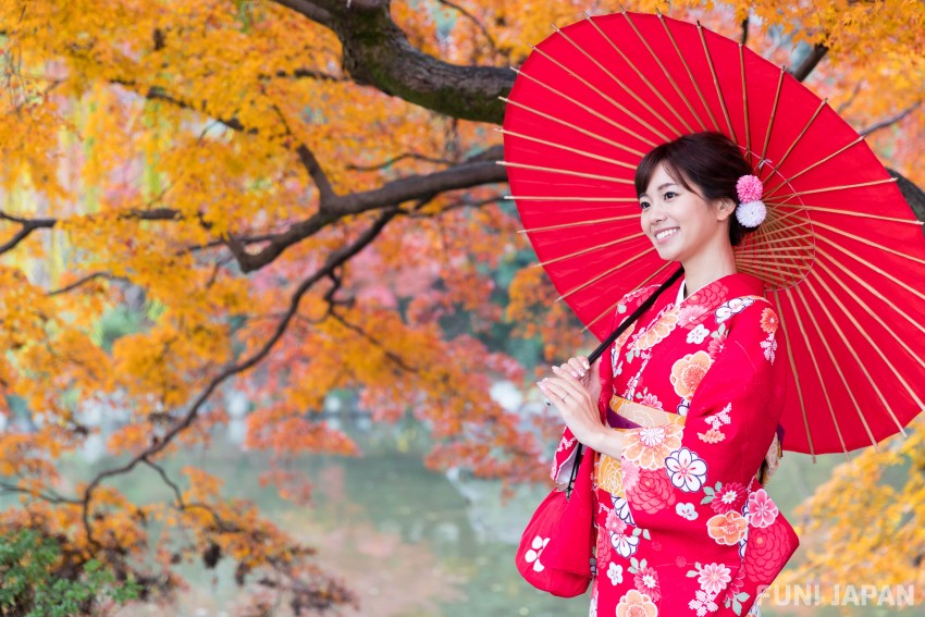  Seasons when Red Kimono Shines