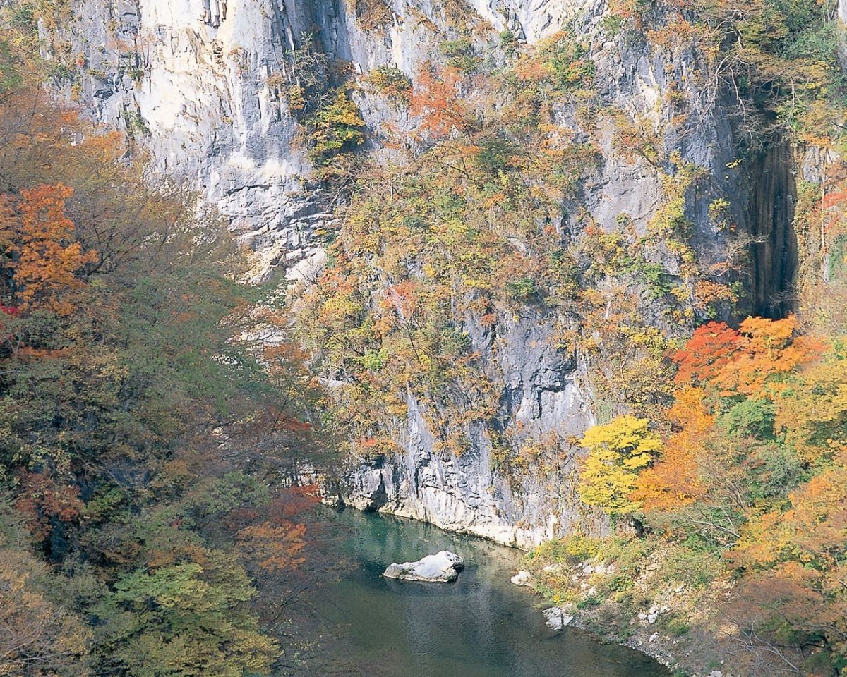 紅葉  猊鼻溪 岩手県