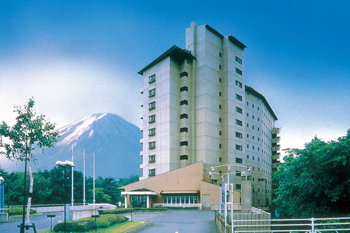 河口湖雷吉娜酒店外觀