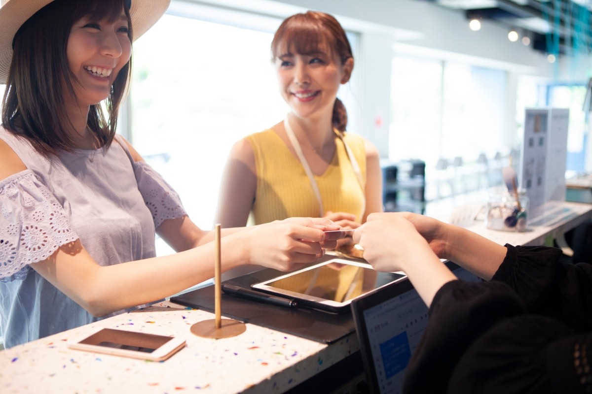 Japan hotel luggage delivery check-in time breakfast amenities