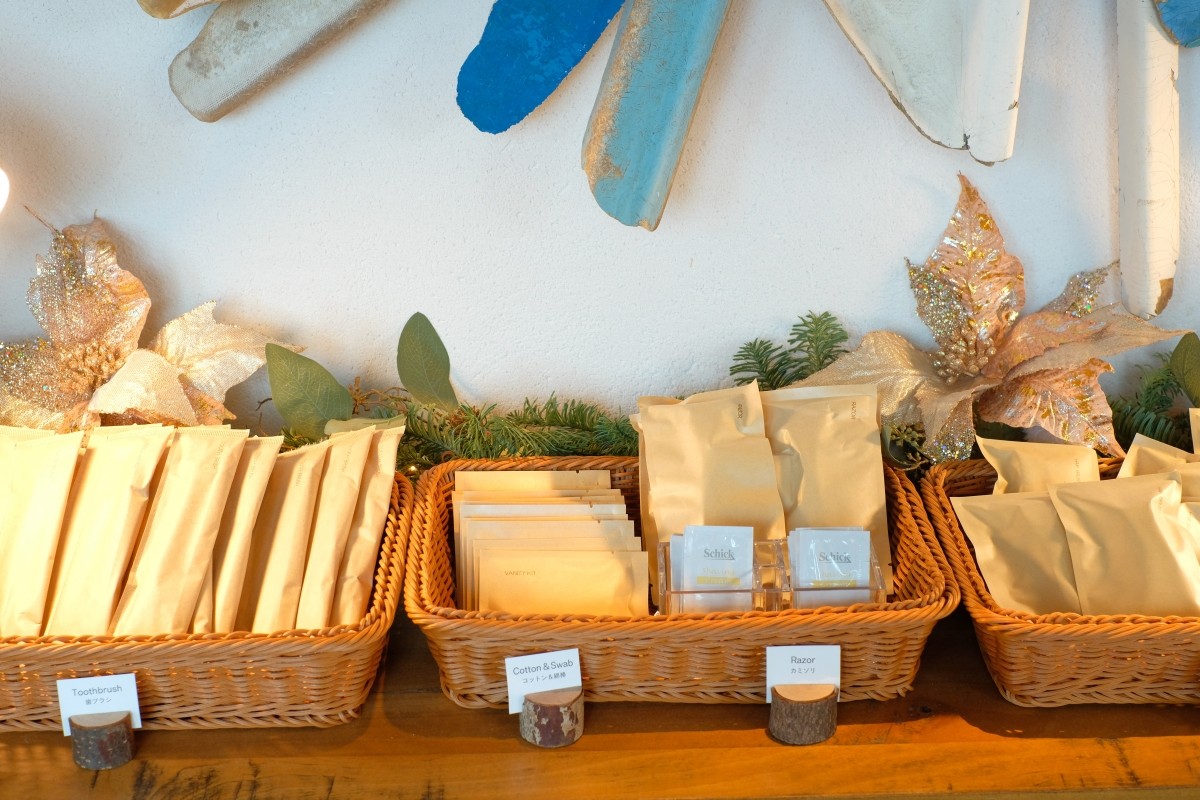 Japan hotel luggage delivery check-in time breakfast amenities