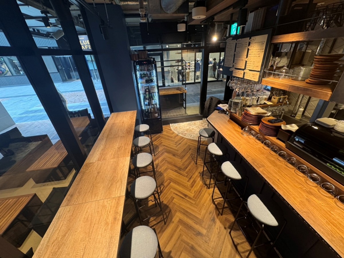 BISTRO BLUE CAFE
