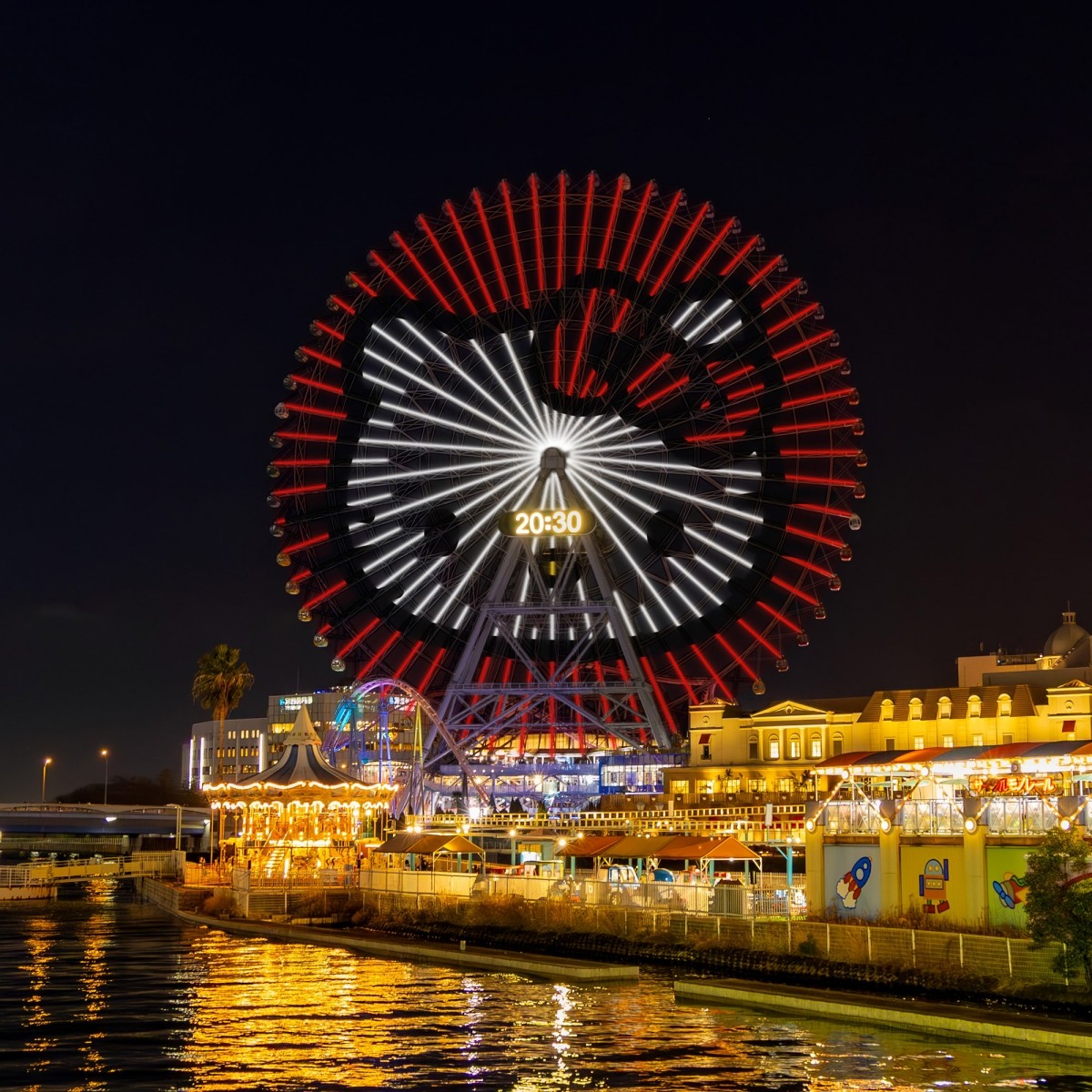 「Cosmo Clock 21」大型摩天輪，協力：橫濱Cosmo World／泉陽興業株式會社 ※示意圖