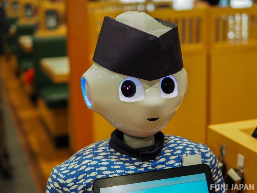 Pepper PARLOR, cafes full of humanoid robots with advanced AI